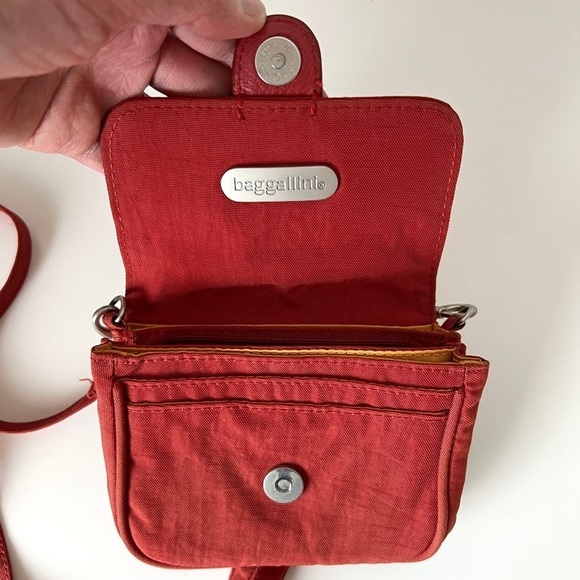 Baggallini Mini Crossbody Wallet Purse Bag Red - Picture 2 of 8